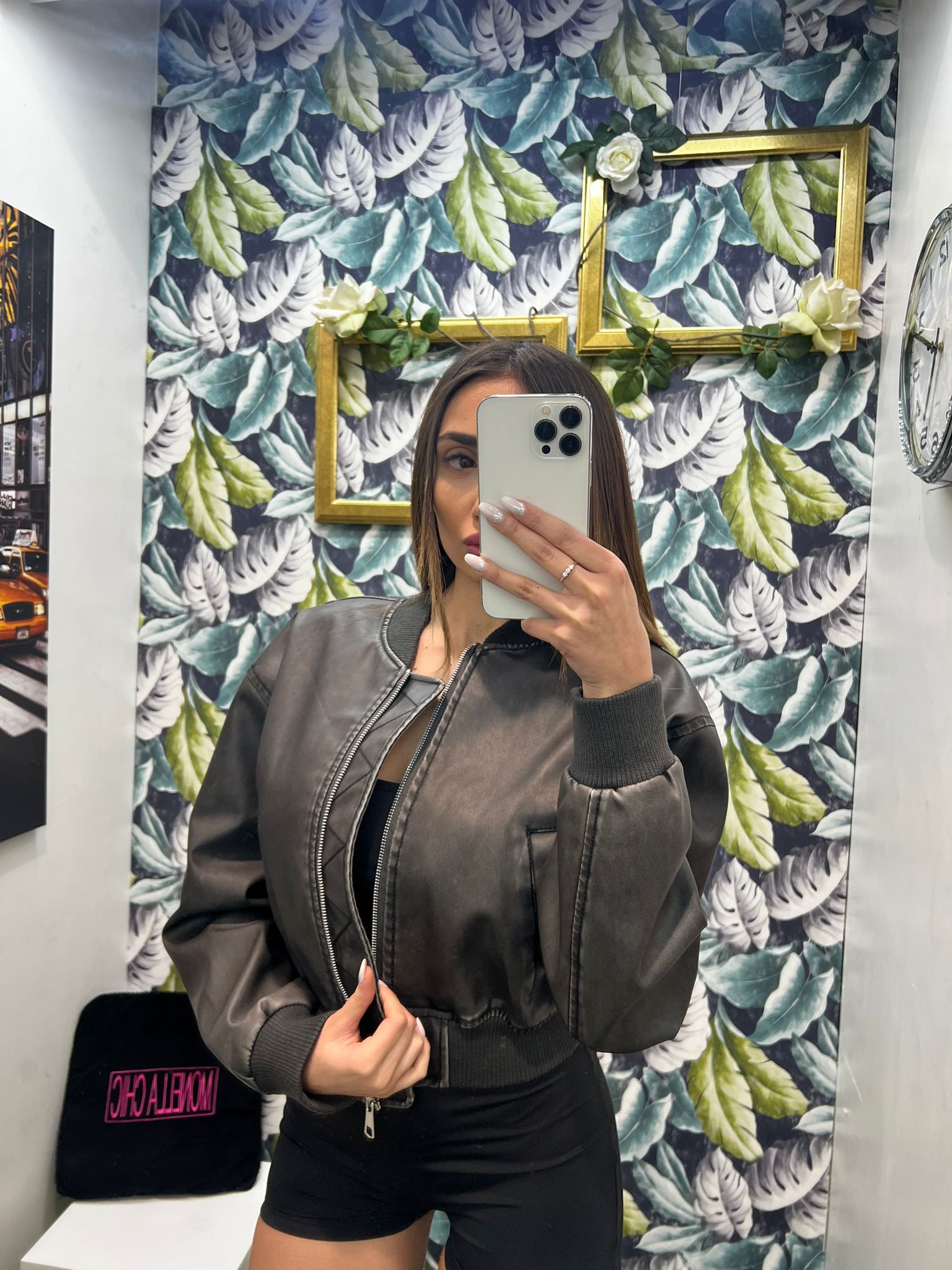 Monella Chic