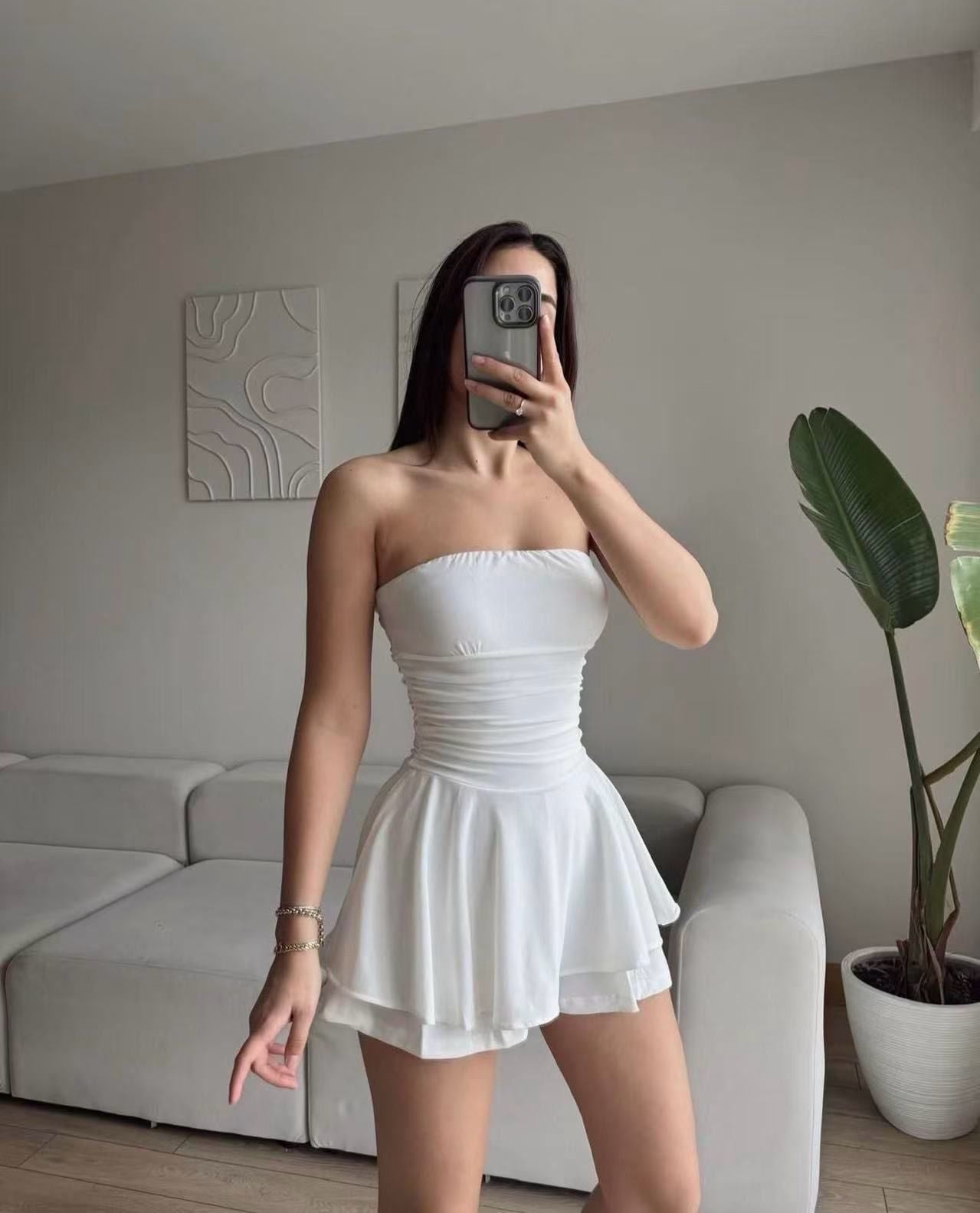 Monella Chic