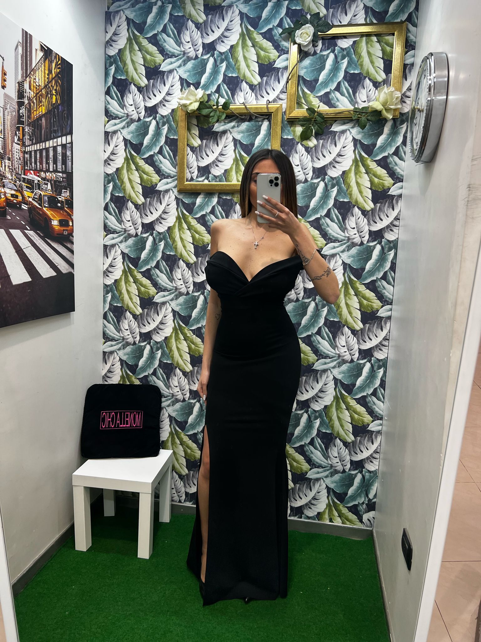 VESTITO LUNGO SCOLLO A CUORE