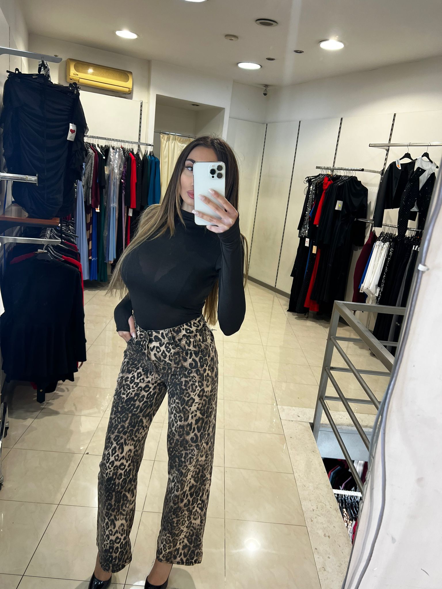 Monella Chic